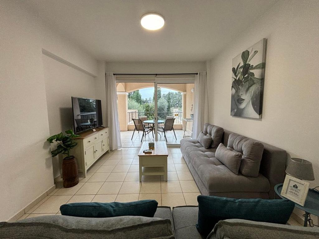 Cozy Apartment In Paphos Beautiful Complex Екстериор снимка