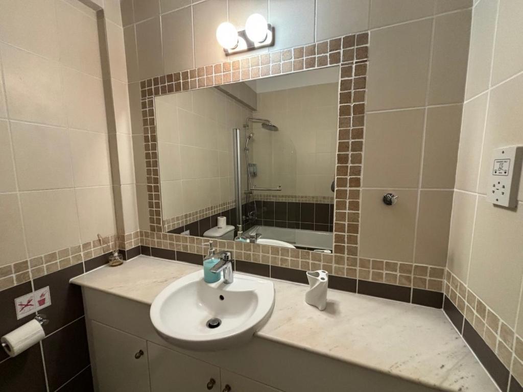 Cozy Apartment In Paphos Beautiful Complex Екстериор снимка